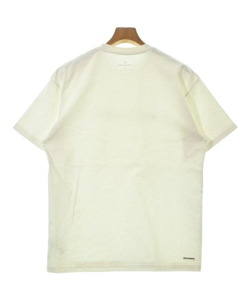 uniform experiment เสื้อยืด/เสื้อท็อปส์