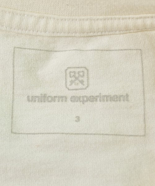 uniform experiment เสื้อยืด/เสื้อท็อปส์
