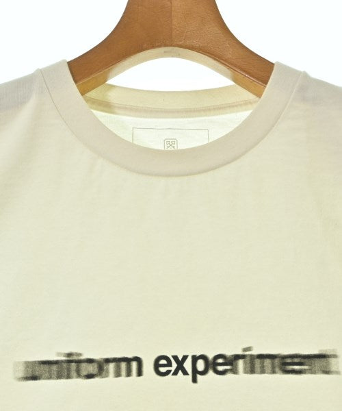 uniform experiment เสื้อยืด/เสื้อท็อปส์