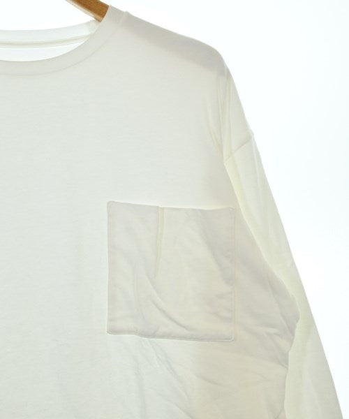 uniform experiment เสื้อยืด/เสื้อท็อปส์