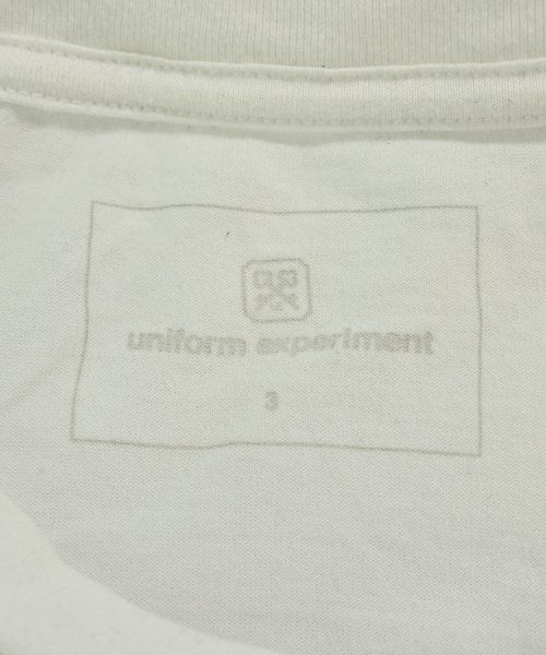 uniform experiment เสื้อยืด/เสื้อท็อปส์