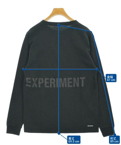 uniform experiment เสื้อยืด/เสื้อท็อปส์