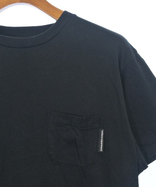 uniform experiment เสื้อยืด/เสื้อท็อปส์
