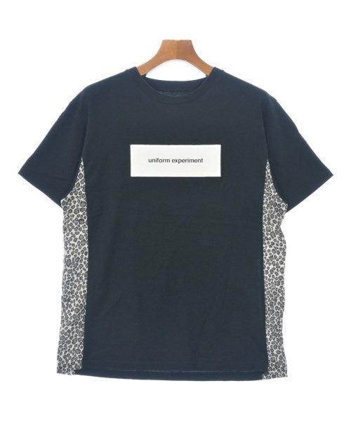uniform experiment เสื้อยืด/เสื้อท็อปส์