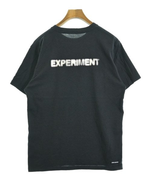 uniform experiment เสื้อยืด/เสื้อท็อปส์