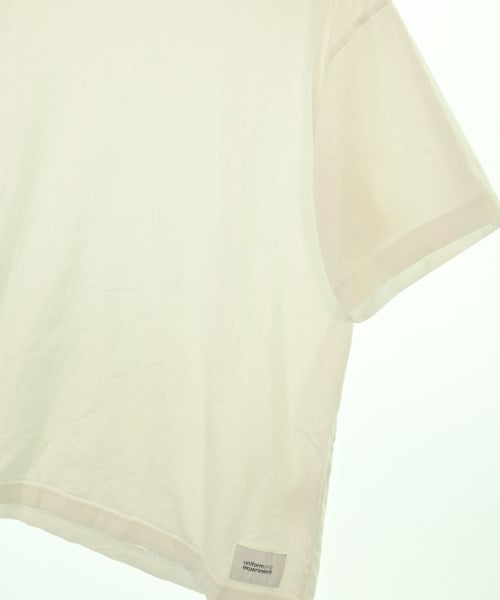 uniform experiment เสื้อยืด/เสื้อท็อปส์