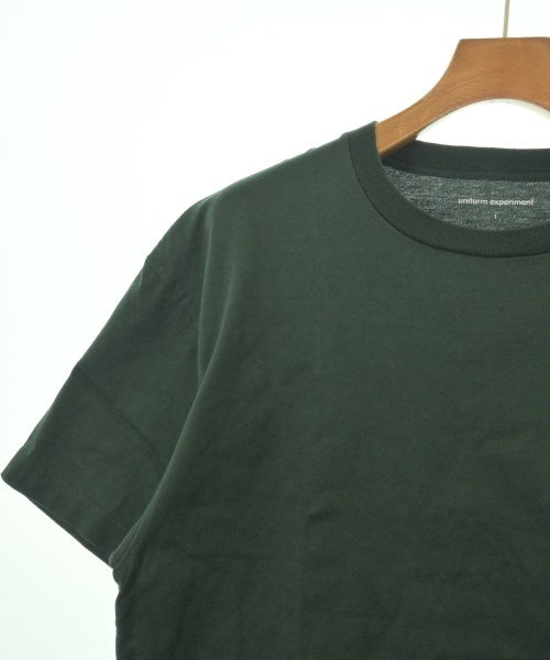 uniform experiment เสื้อยืด/เสื้อท็อปส์