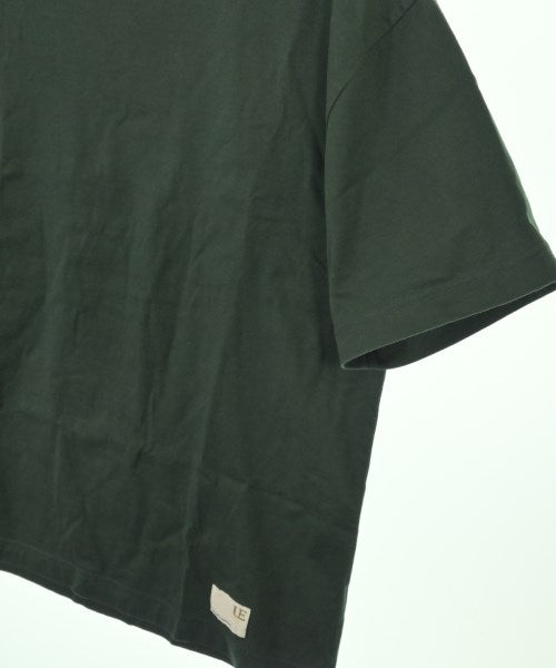 uniform experiment เสื้อยืด/เสื้อท็อปส์