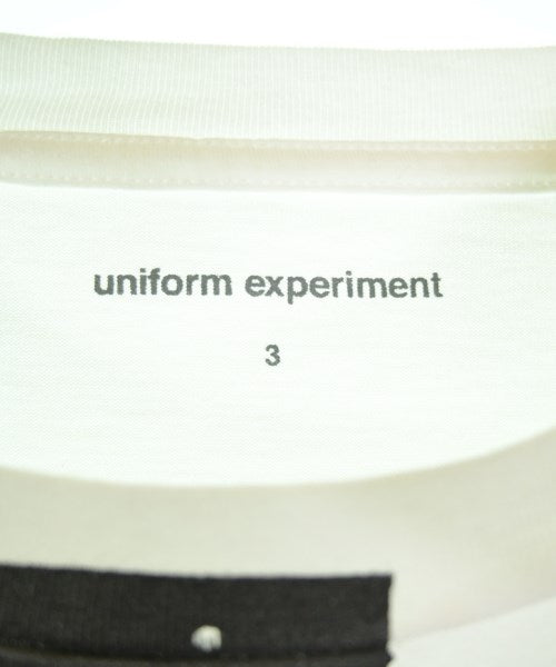 uniform experiment เสื้อยืด/เสื้อท็อปส์