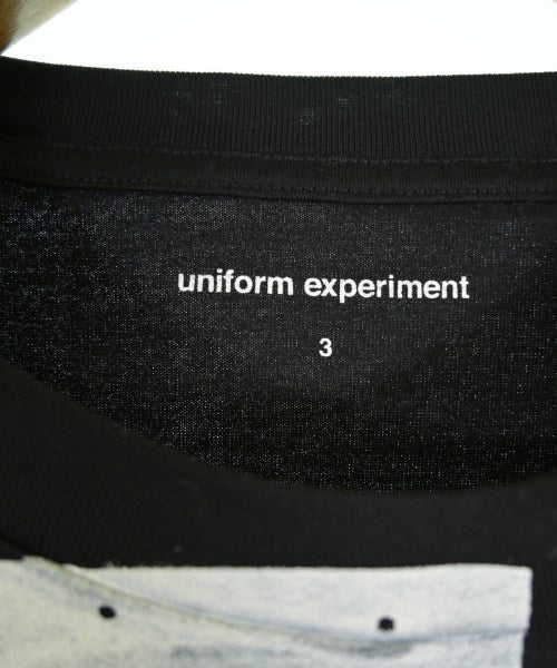 uniform experiment เสื้อยืด/เสื้อท็อปส์