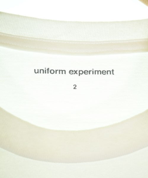 uniform experiment เสื้อยืด/เสื้อท็อปส์