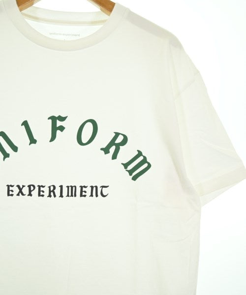 uniform experiment เสื้อยืด/เสื้อท็อปส์