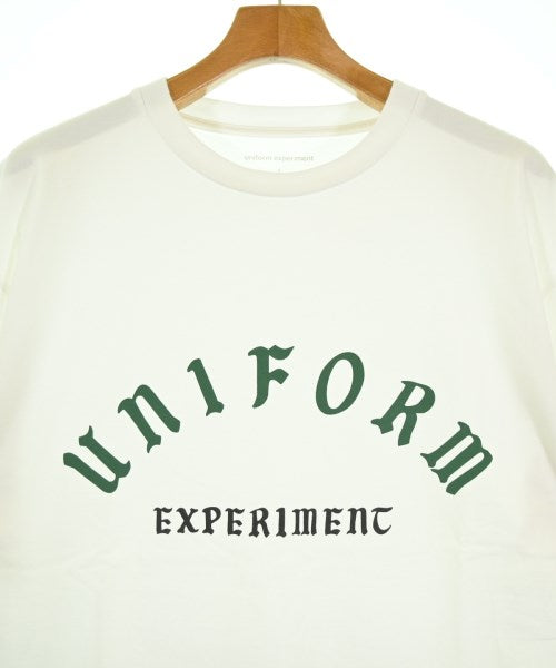 uniform experiment เสื้อยืด/เสื้อท็อปส์