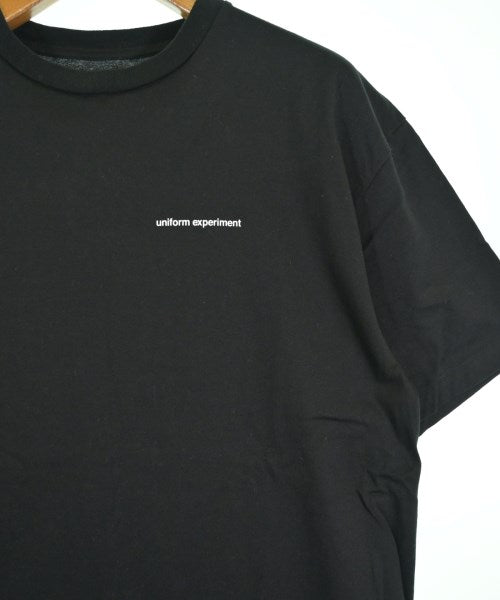 uniform experiment เสื้อยืด/เสื้อท็อปส์