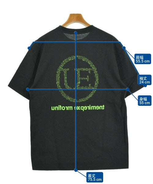 uniform experiment เสื้อยืด/เสื้อท็อปส์