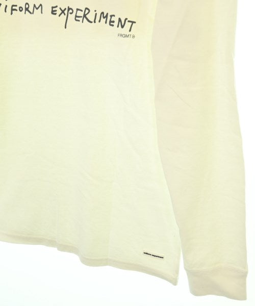 uniform experiment เสื้อยืด/เสื้อท็อปส์