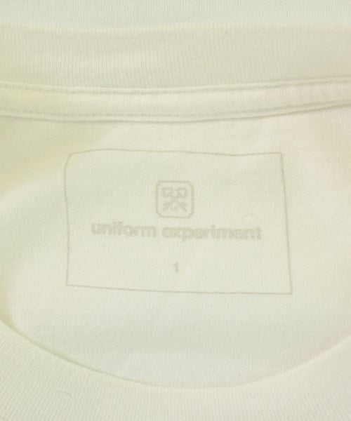 uniform experiment เสื้อยืด/เสื้อท็อปส์