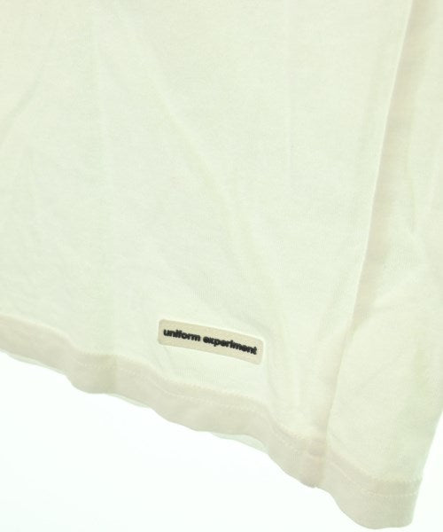 uniform experiment เสื้อยืด/เสื้อท็อปส์