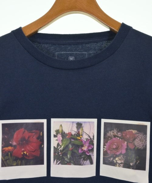 uniform experiment เสื้อยืด/เสื้อท็อปส์