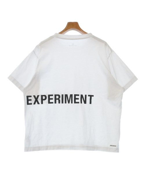 uniform experiment เสื้อยืด/เสื้อท็อปส์