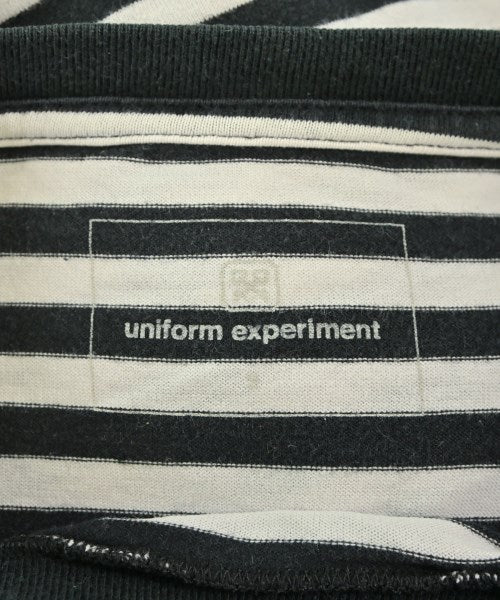 uniform experiment เสื้อยืด/เสื้อท็อปส์