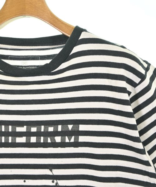 uniform experiment เสื้อยืด/เสื้อท็อปส์