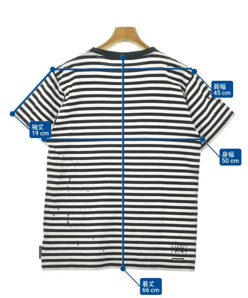 uniform experiment เสื้อยืด/เสื้อท็อปส์