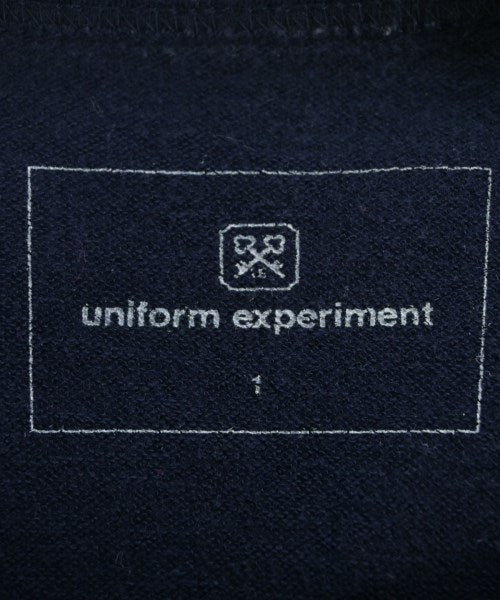 uniform experiment เสื้อยืด/เสื้อท็อปส์