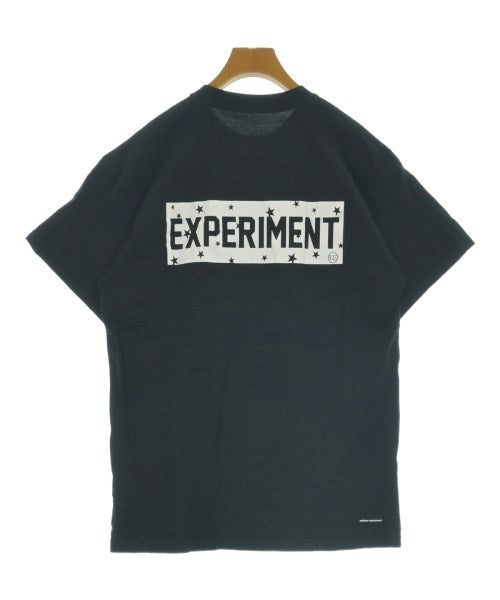 uniform experiment เสื้อยืด/เสื้อท็อปส์
