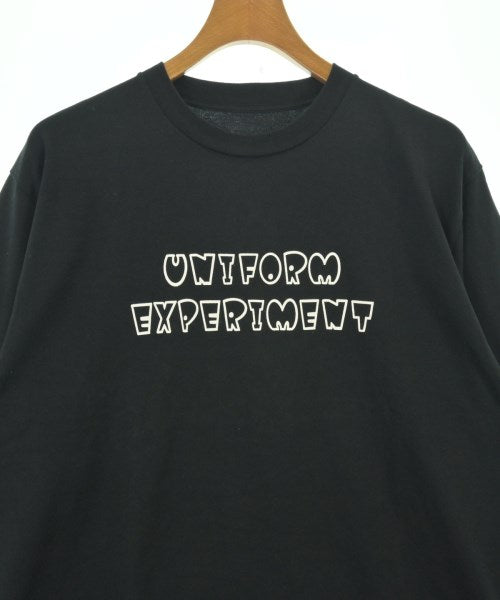 uniform experiment เสื้อยืด/เสื้อท็อปส์