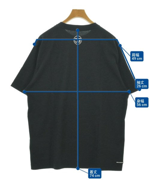 uniform experiment เสื้อยืด/เสื้อท็อปส์