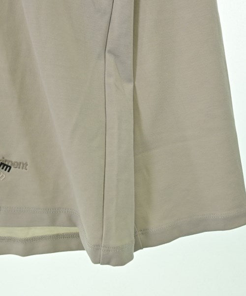 uniform experiment เสื้อยืด/เสื้อท็อปส์