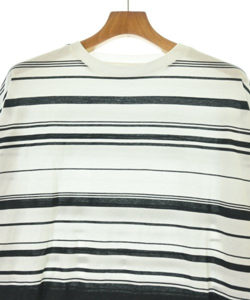 uniform experiment เสื้อยืด/เสื้อท็อปส์