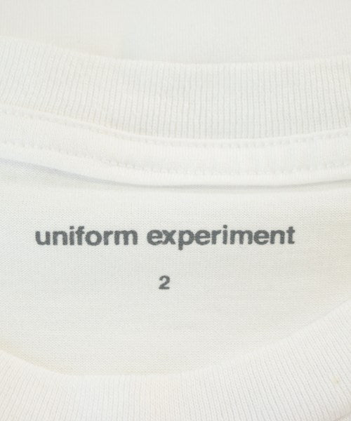 uniform experiment เสื้อยืด/เสื้อท็อปส์