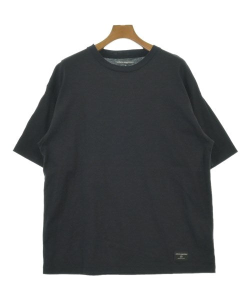 uniform experiment เสื้อยืด/เสื้อท็อปส์
