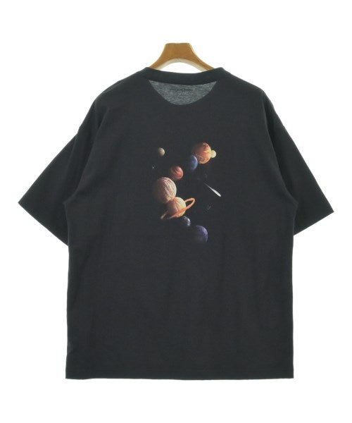 uniform experiment เสื้อยืด/เสื้อท็อปส์