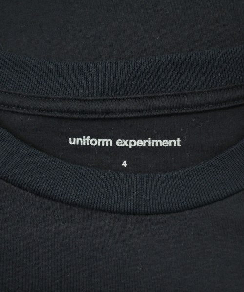 uniform experiment เสื้อยืด/เสื้อท็อปส์