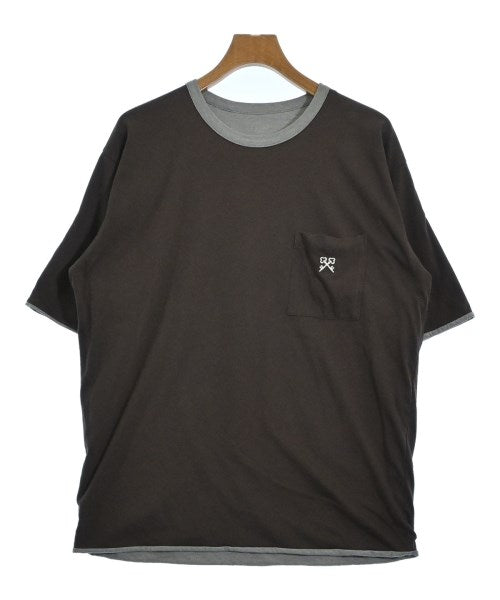 uniform experiment เสื้อยืด/เสื้อท็อปส์