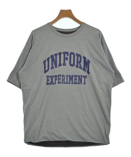 uniform experiment เสื้อยืด/เสื้อท็อปส์