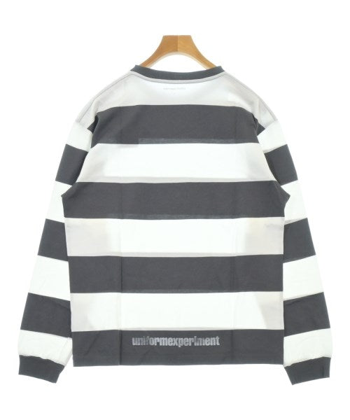 uniform experiment เสื้อยืด/เสื้อท็อปส์