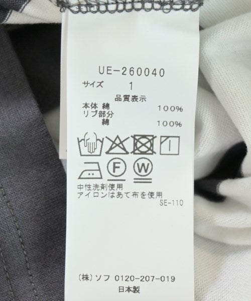 uniform experiment เสื้อยืด/เสื้อท็อปส์
