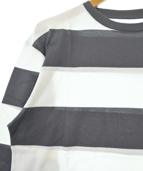uniform experiment เสื้อยืด/เสื้อท็อปส์