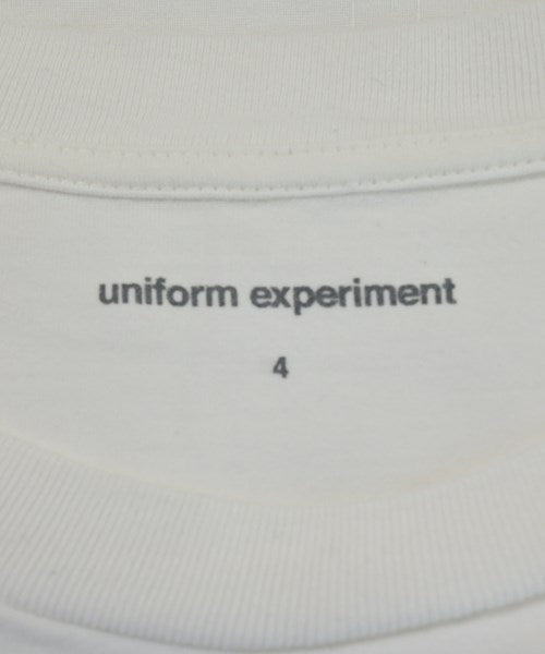 uniform experiment เสื้อยืด/เสื้อท็อปส์