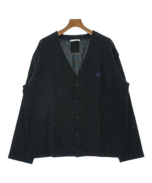 uniform experiment เสื้อยืด/เสื้อท็อปส์