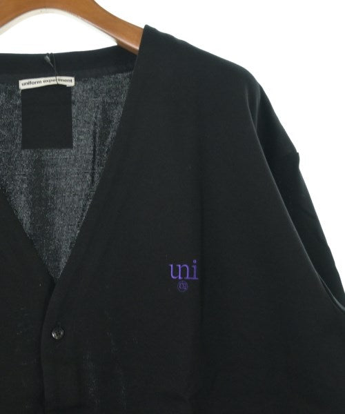 uniform experiment เสื้อยืด/เสื้อท็อปส์