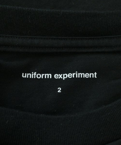 uniform experiment เสื้อยืด/เสื้อท็อปส์