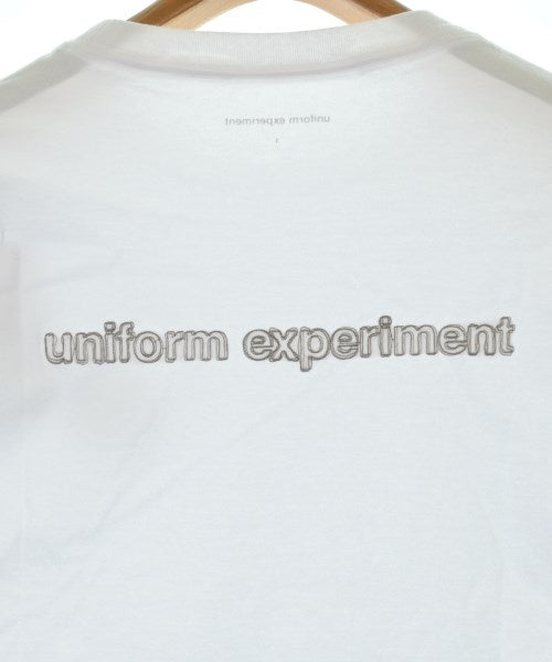 uniform experiment เสื้อยืด/เสื้อท็อปส์