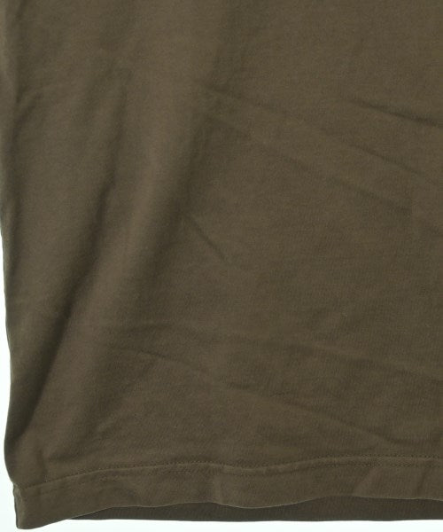 uniform experiment เสื้อยืด/เสื้อท็อปส์