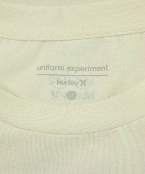 uniform experiment เสื้อยืด/เสื้อท็อปส์