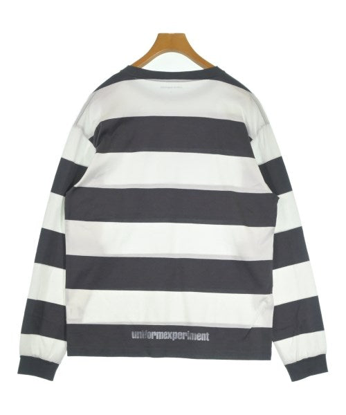 uniform experiment เสื้อยืด/เสื้อท็อปส์
